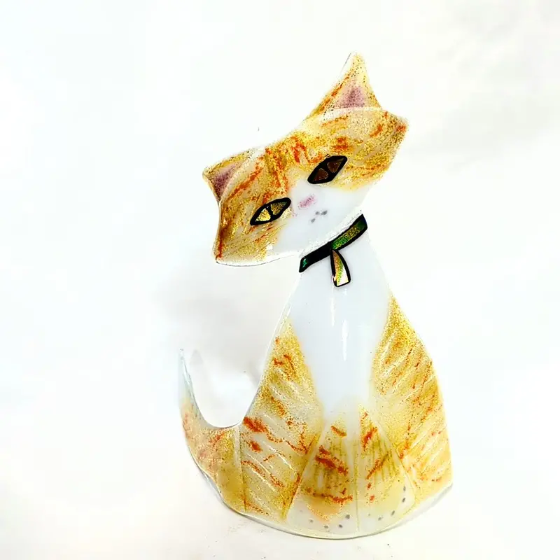 Curved Glass Cat Ornament – Modern Transparent Accent 1
