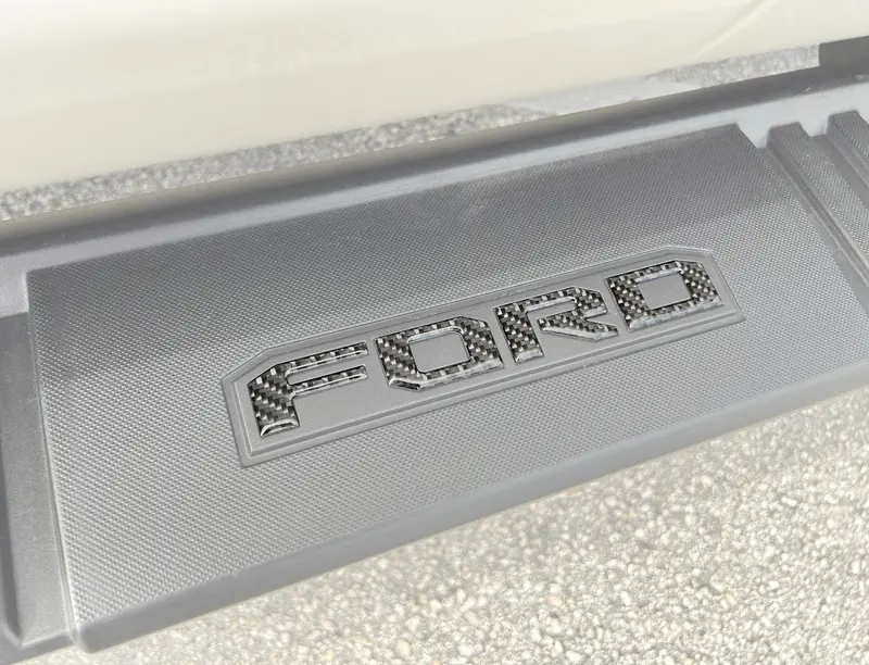 Domed Running Board Lettering Kit For 2023+ Ford Super Duty & F-150 Crew Cab 1