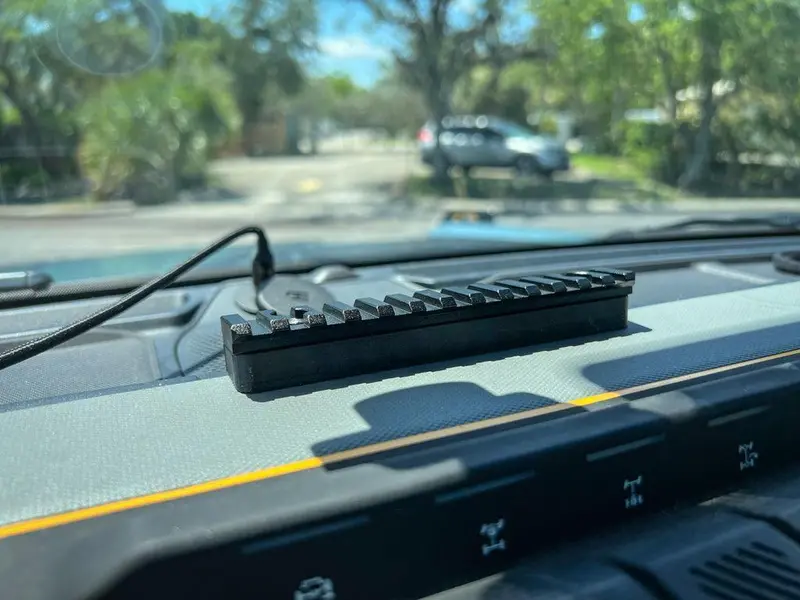 Picatinny Accessory Rail V2 With Optional Phone Or Gopro Mount – 2021+ Bronco 1