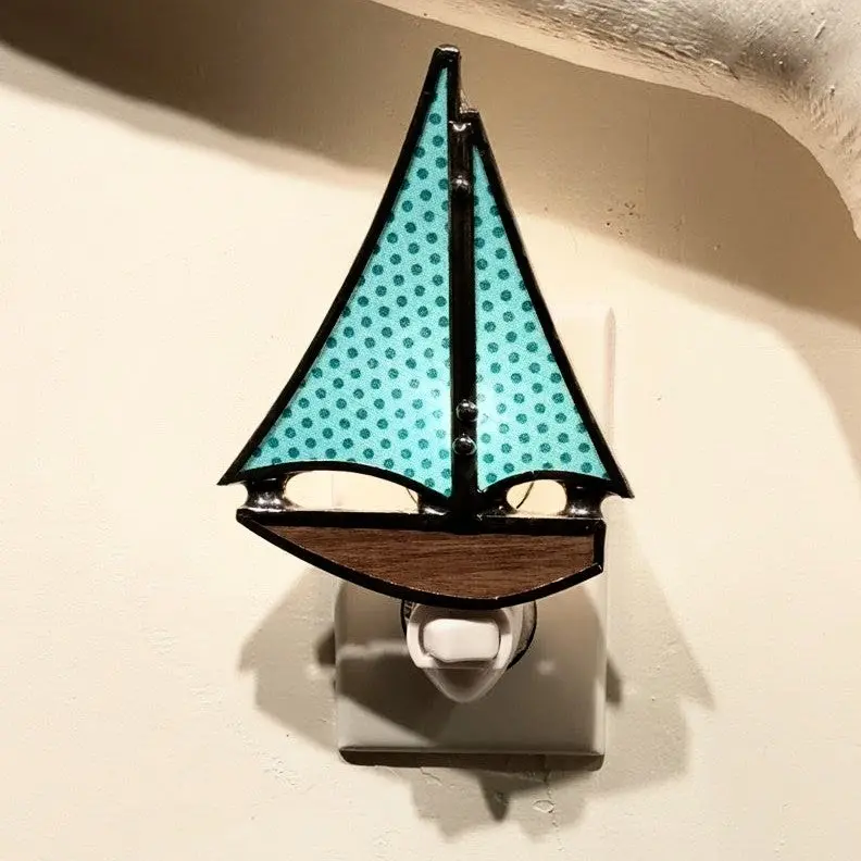 Sailboat-Shaped Night Light 1