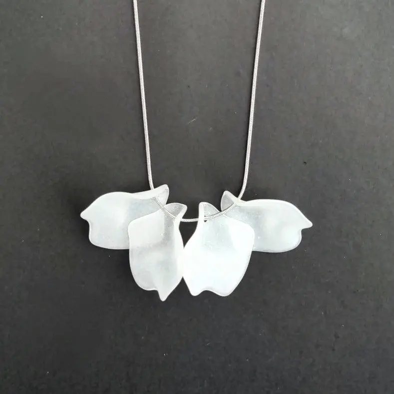 Small Cloud-Shaped Pendant In White Finish 1