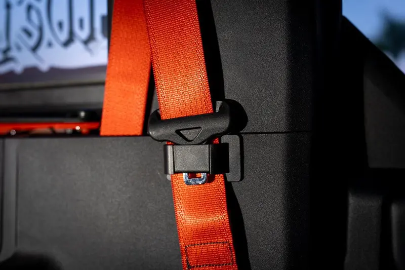 V2 Seatbelt Retention Buckle – Abs Construction, Universal Use 1